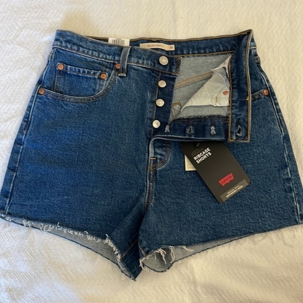 PREMIUM LEVIS RIBCAGE SHORTS (FIRM PRICE)